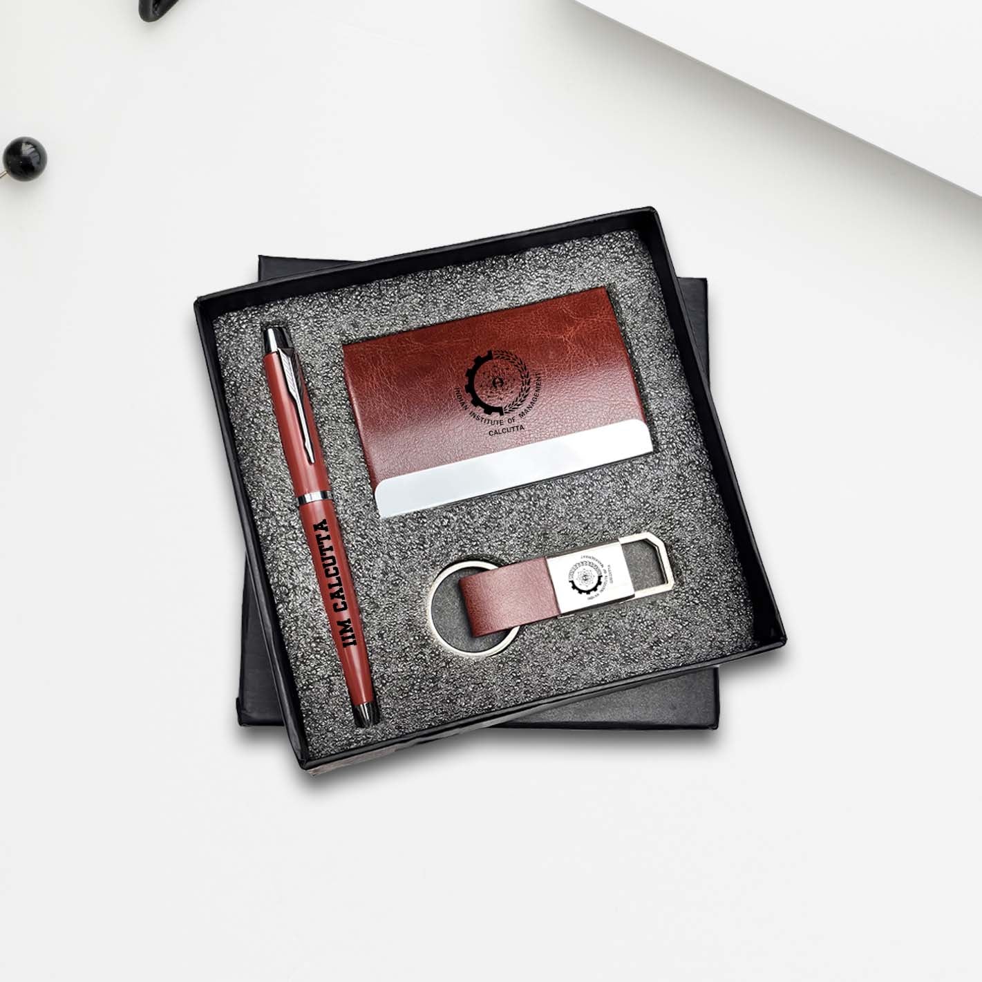 IIMC Official Alumni Gift Set – Pen, Keychain & Cardholder