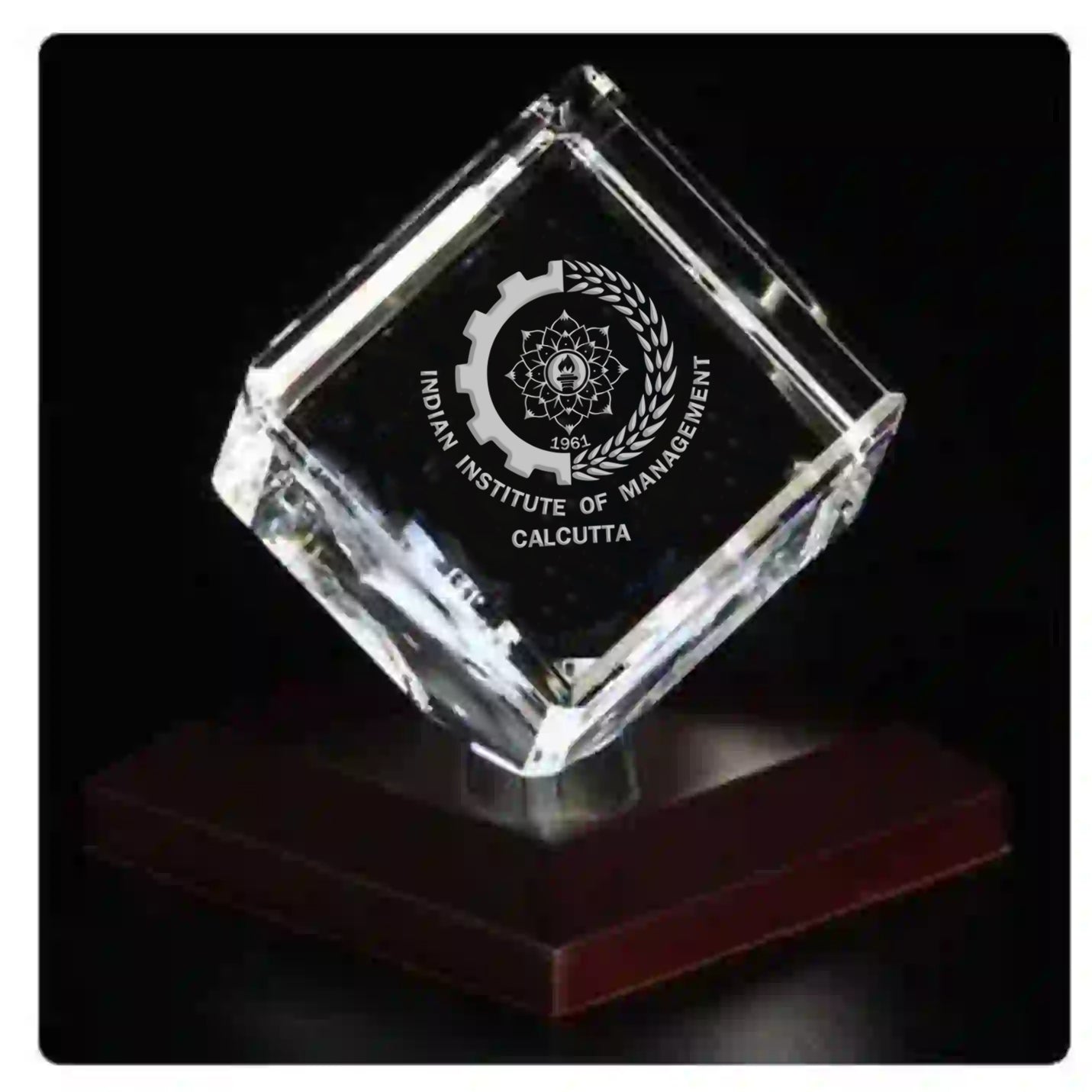 Elegant 3D IIMC Logo Memento