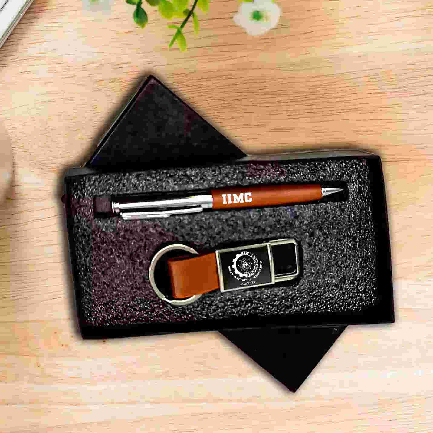 Executive Gift Combo – Pen & Keychain (Brown)